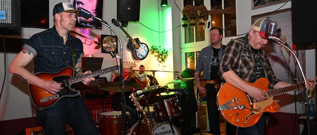 Hillbilly Deluxe - Live in Didi’s Music Bar