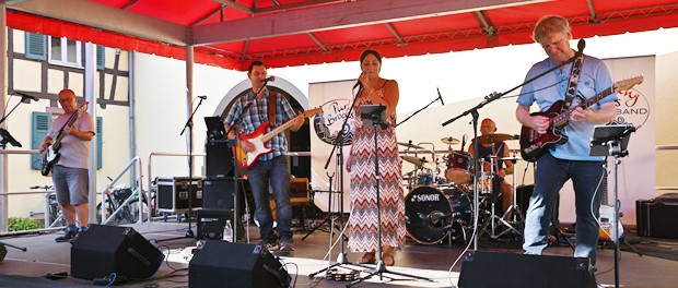 Julie Carpenter & Purling Brooks Band