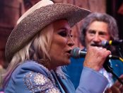 Tanya Tucker singt zur Eröffnung der Tequila Cantina